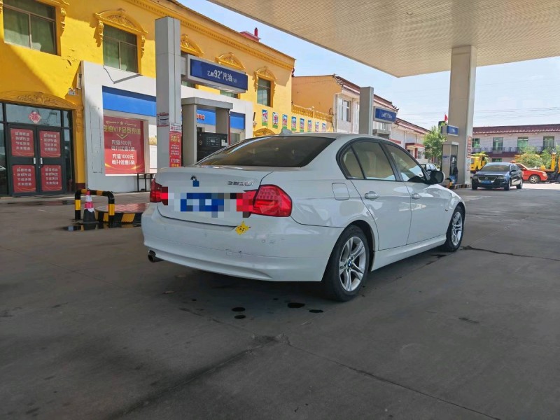 保定12年宝马3系8