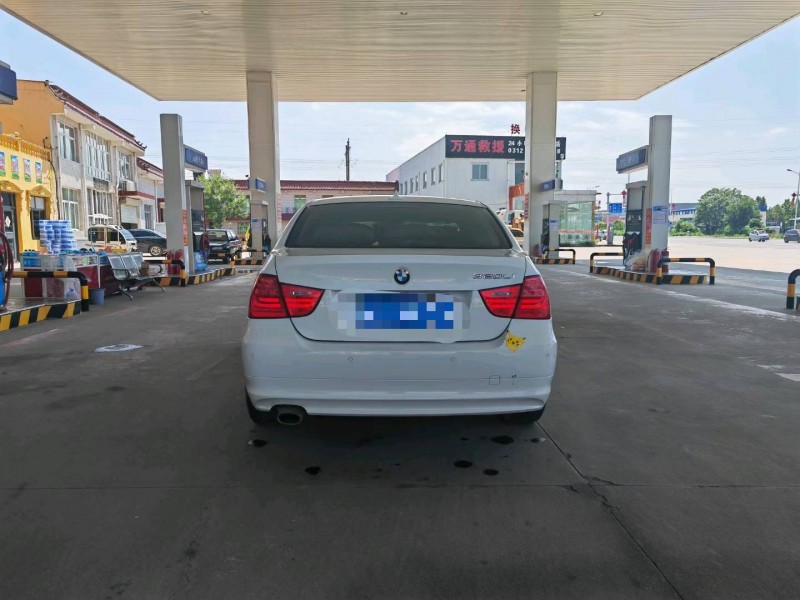 保定12年宝马3系9