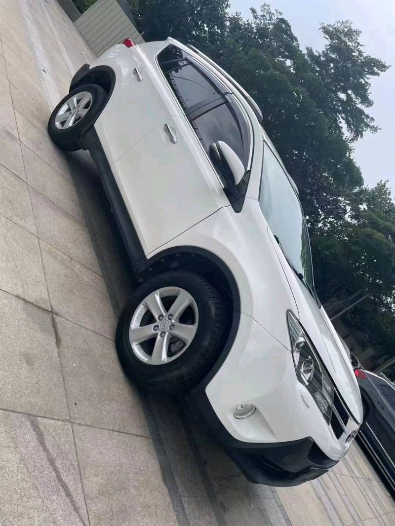 莆田14年豐田RAV42