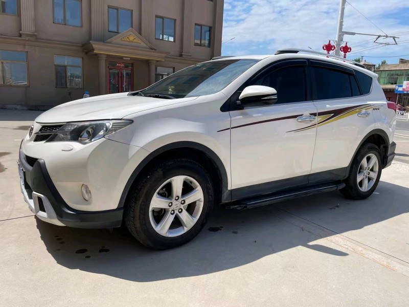保定14年丰田RAV4荣放3