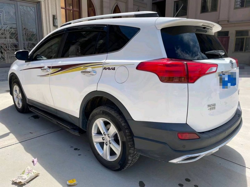 保定14年丰田RAV4荣放4