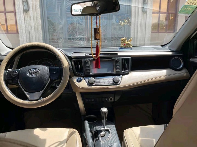保定14年丰田RAV4荣放5
