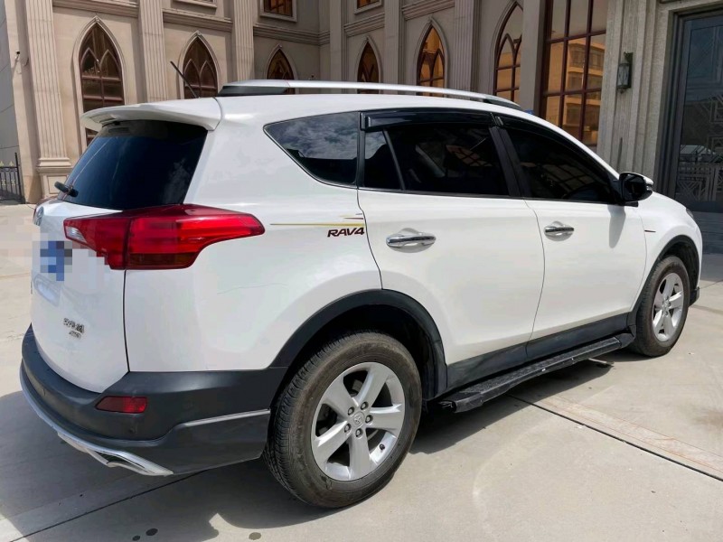 保定14年丰田RAV4荣放7