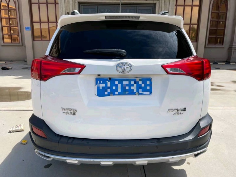 保定14年丰田RAV4荣放8