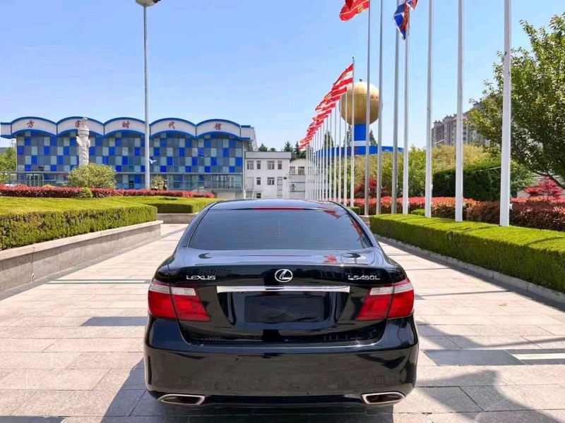 烟台07年雷克萨斯LX9