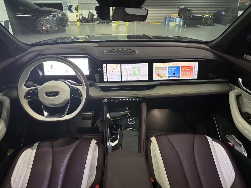 成都23年吉利星越5