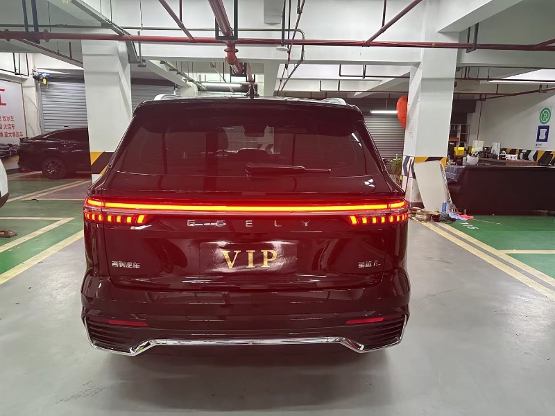 成都23年吉利星越7