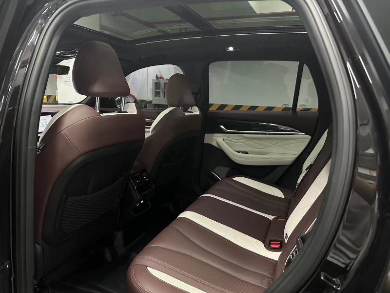 成都23年吉利星越8