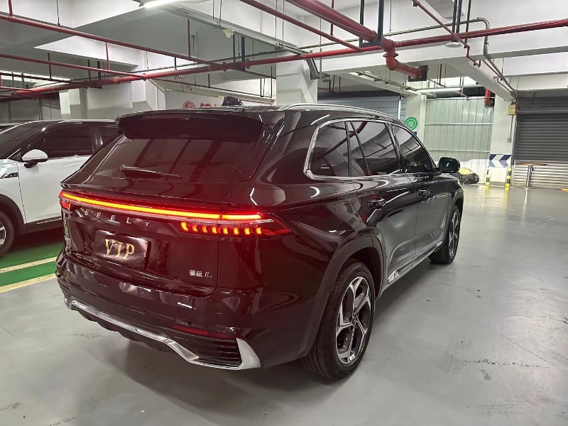 成都23年吉利星越9