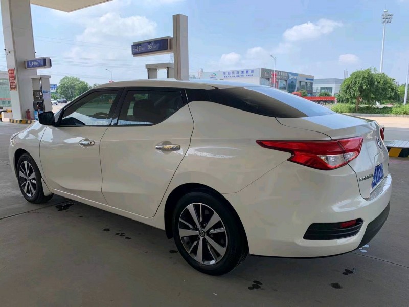 保定16年日产蓝鸟5