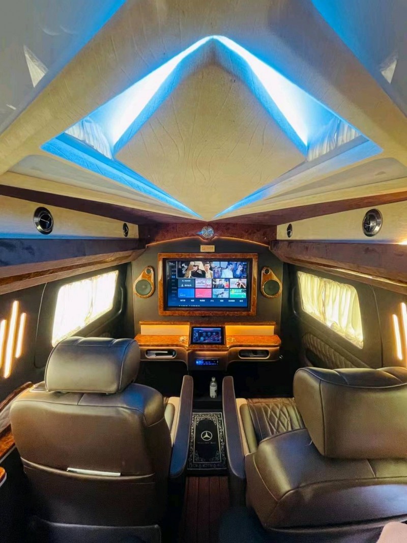 枣庄19年奔驰威霆8