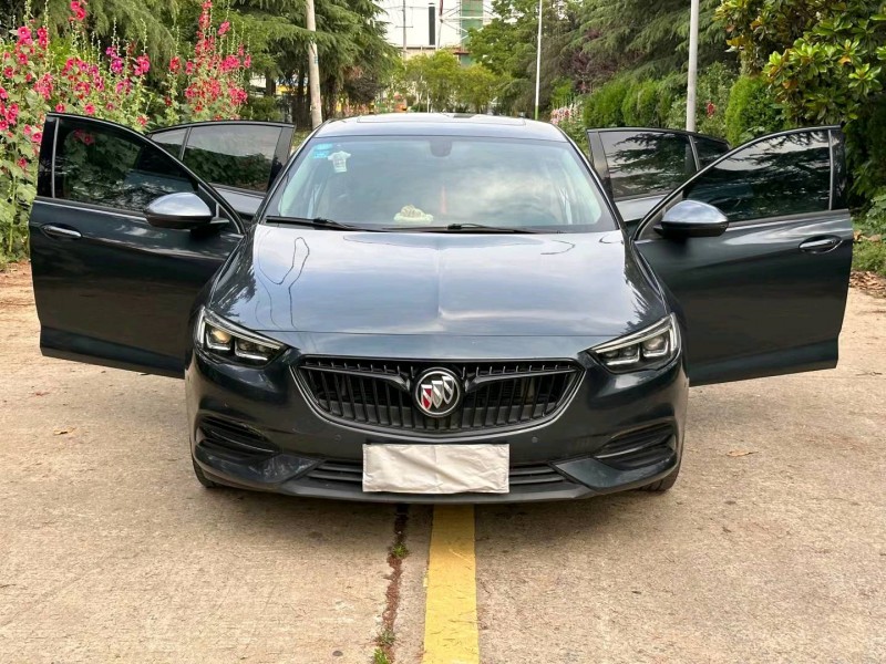 徐州20年别克君威8