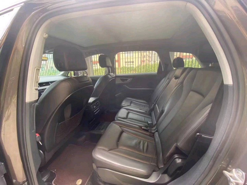 宜昌17年奥迪Q54