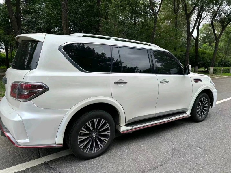 枣庄18年日产途乐4