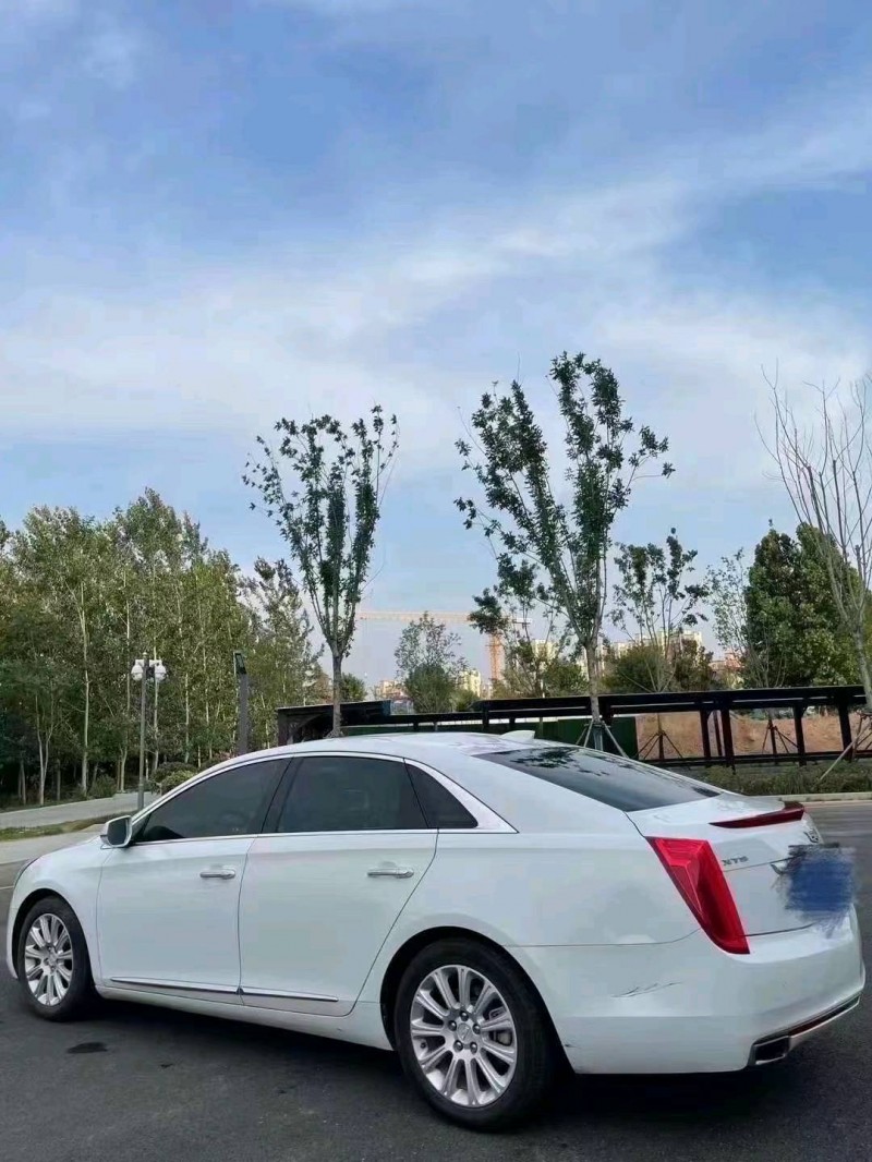 枣庄17年凯迪拉克XTS8