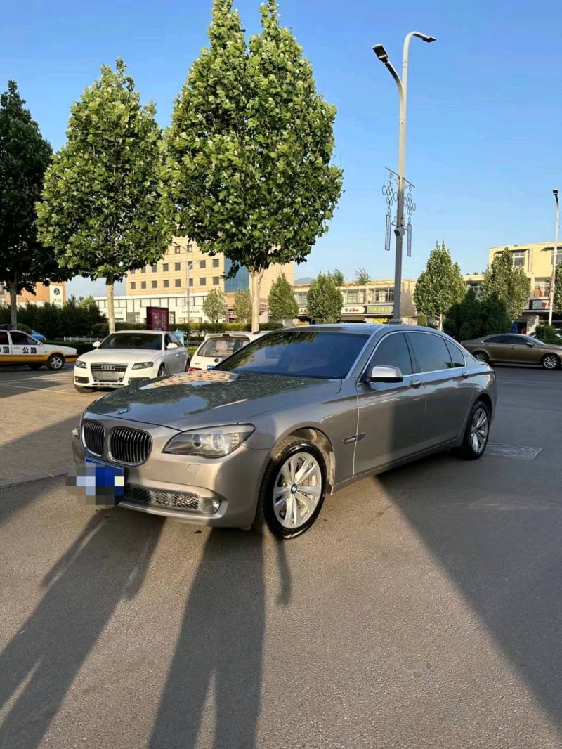 济南10年宝马7系3