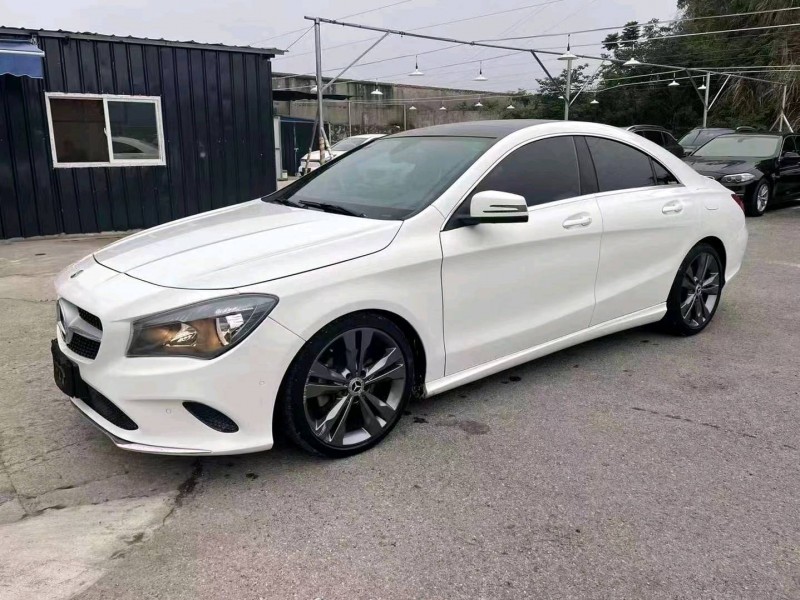 宜昌18年奔驰CLA3