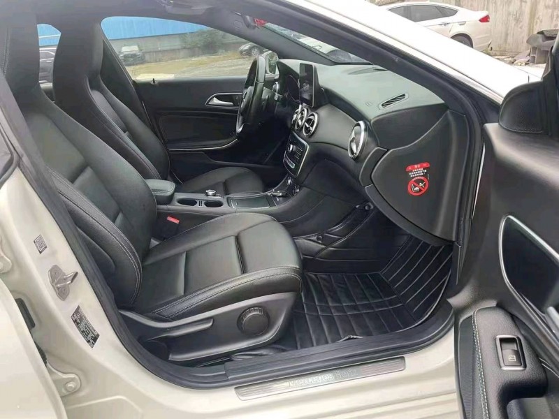 宜昌18年奔驰CLA7