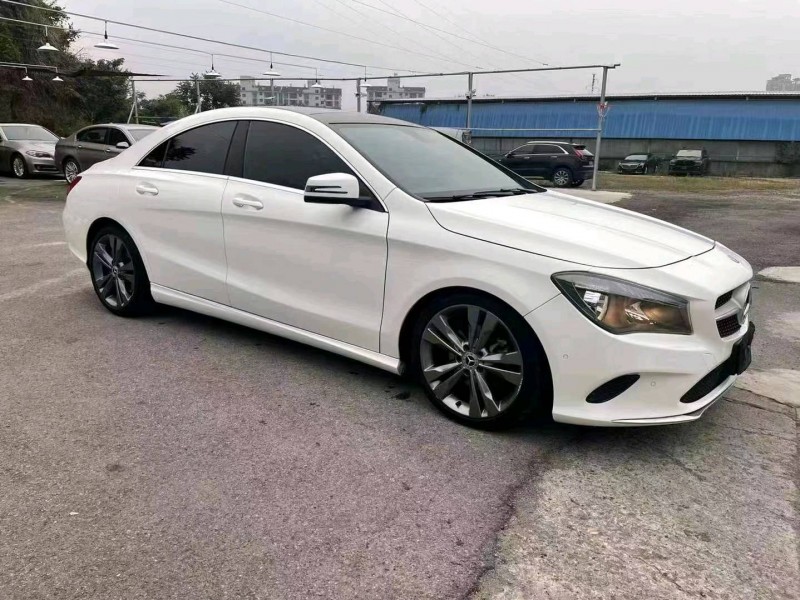 宜昌18年奔驰CLA9