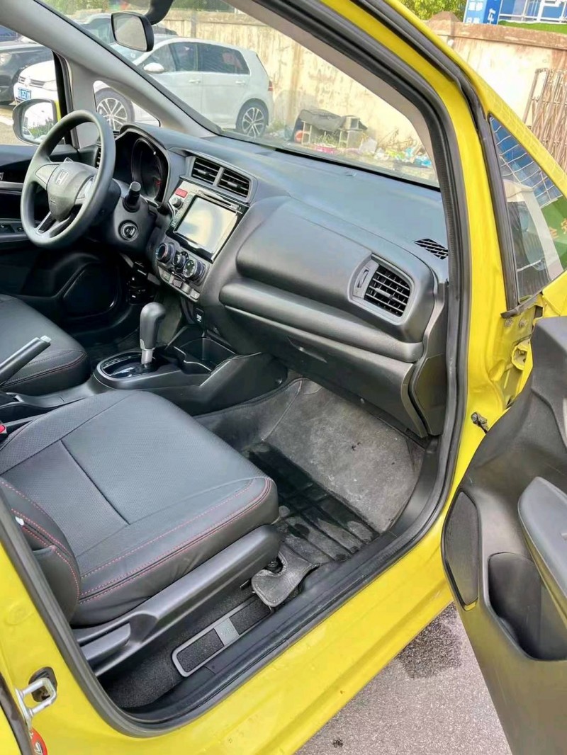 宜昌16年本田飞度9