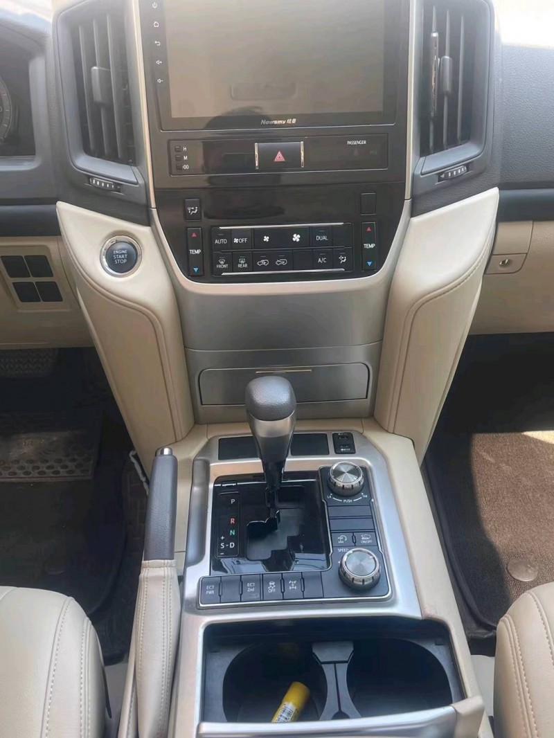 保定20年丰田兰德酷路泽5