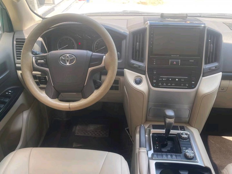 保定20年丰田兰德酷路泽6