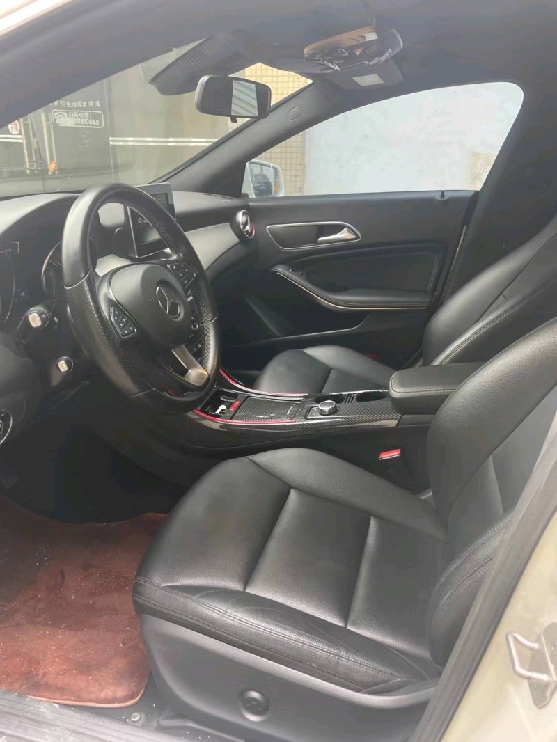 中山16年奔驰CLA7