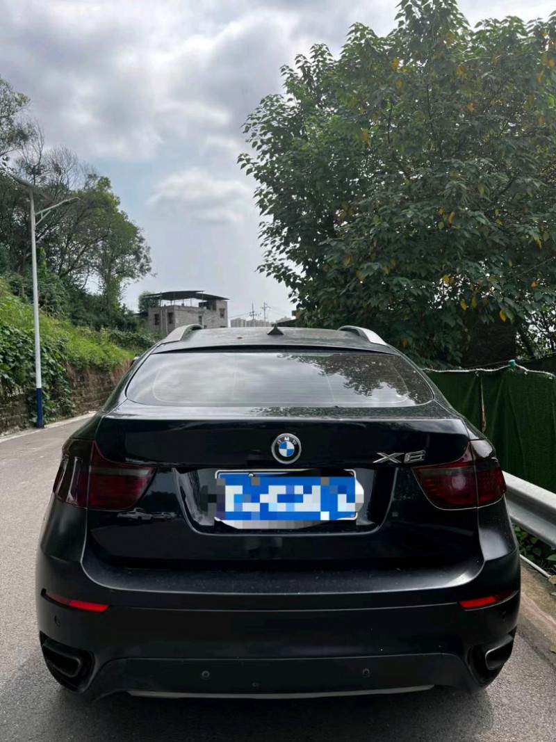 重庆11年宝马X68