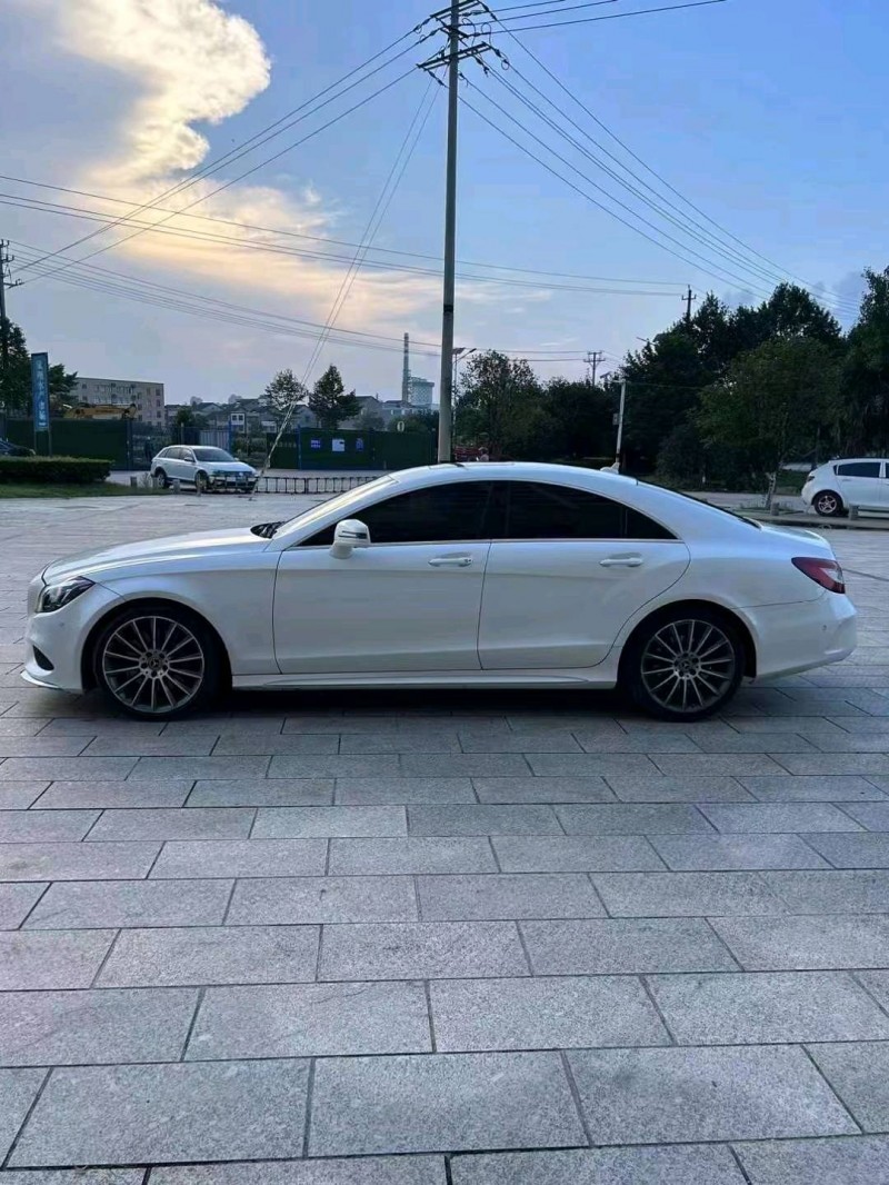 宜昌17年奔驰CLS3