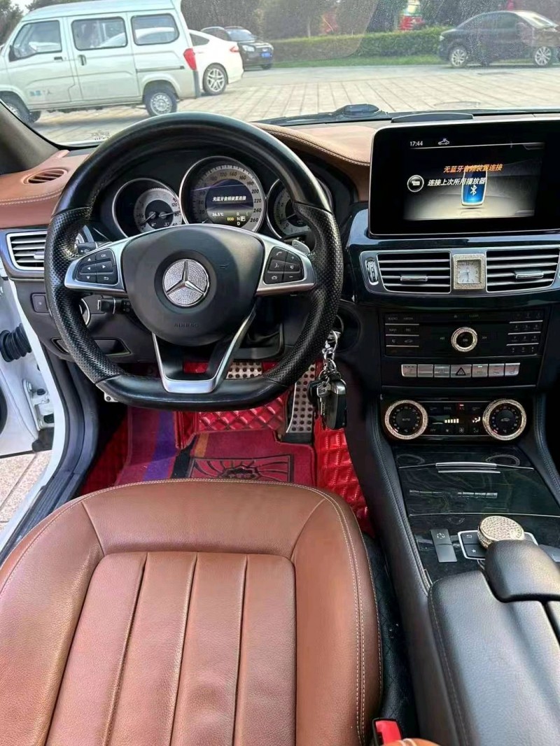 宜昌17年奔驰CLS4