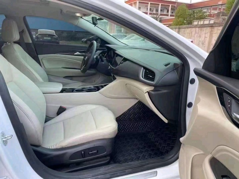 宜昌22年别克君威4