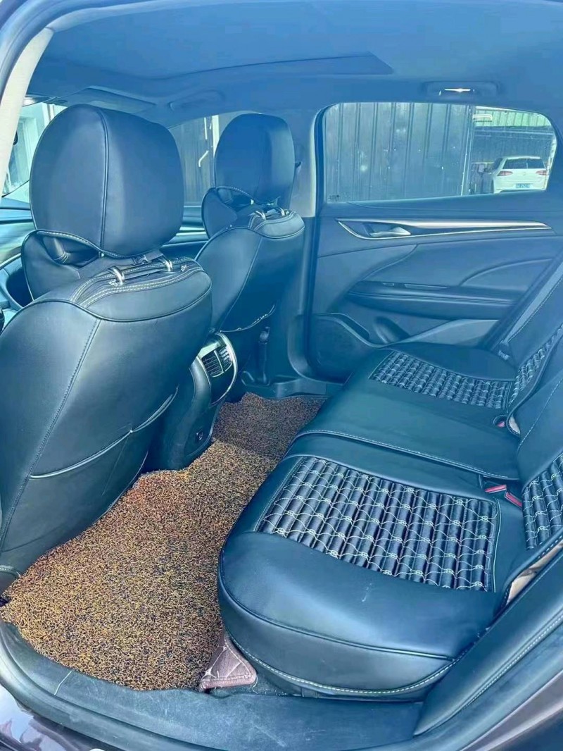 宜昌17年别克君越4