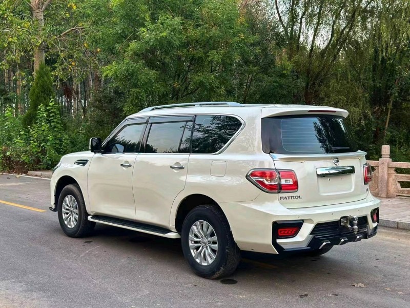 东营20年日产途乐7