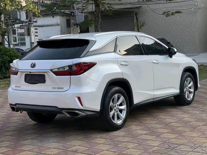 汕头16年雷克萨斯RX8