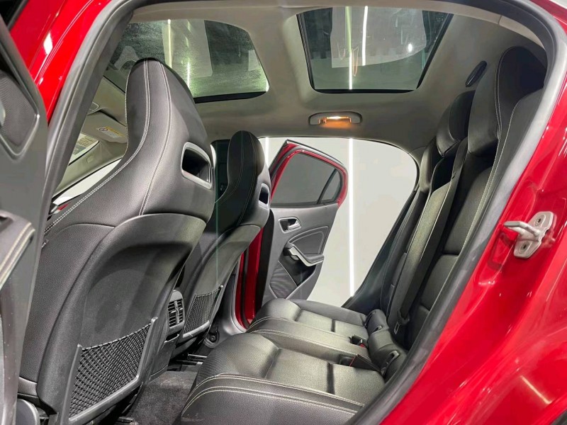 成都16年奔驰GLA5