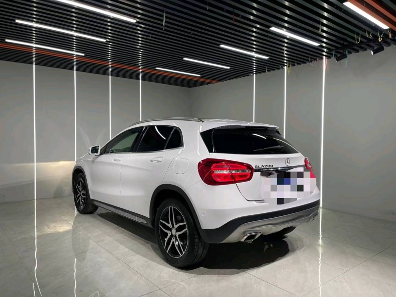 成都16年奔驰GLA7