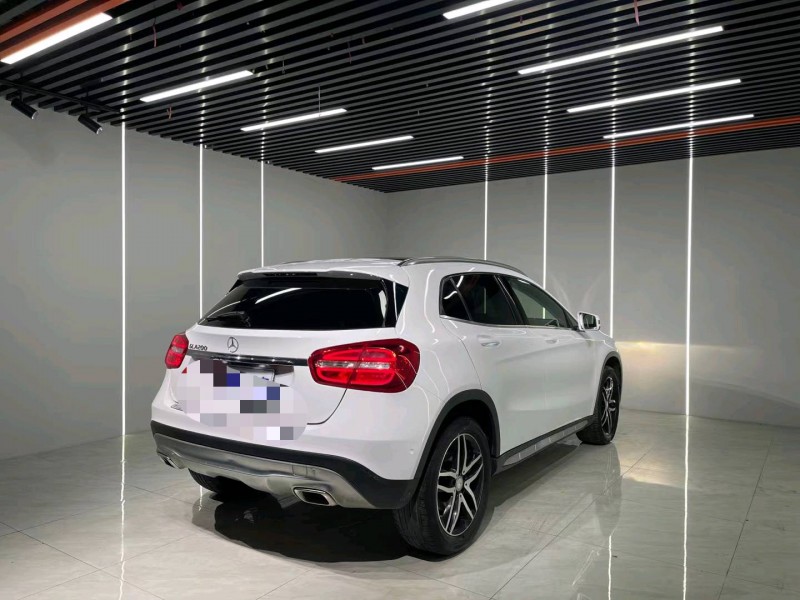 成都16年奔驰GLA8