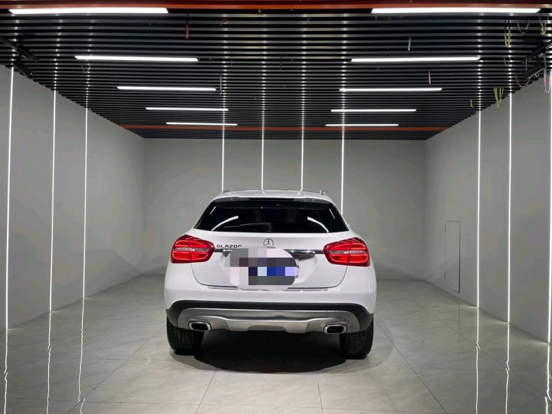 成都16年奔驰GLA9