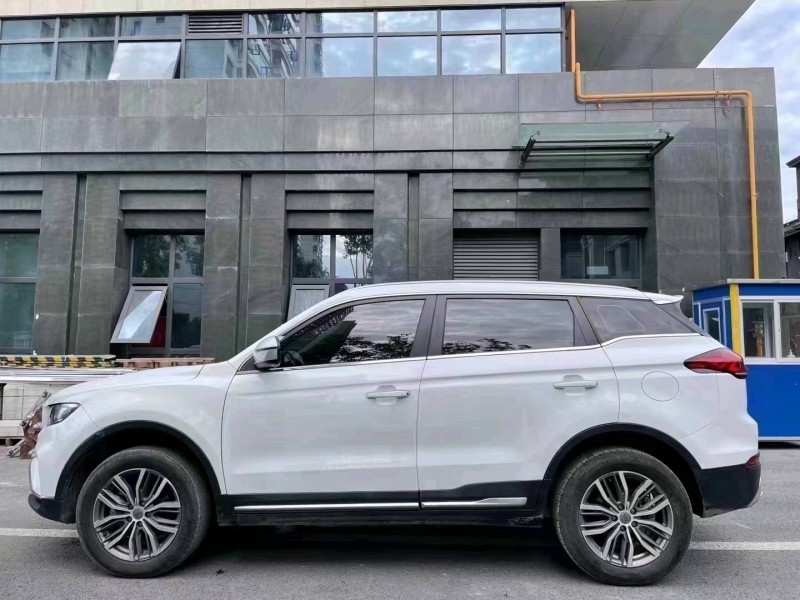 成都20年吉利博越3