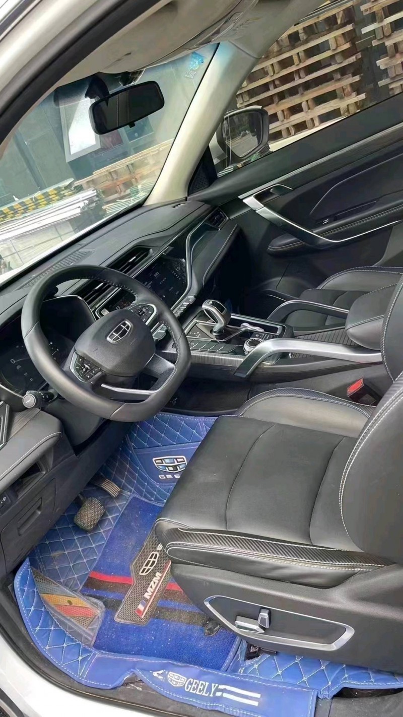 成都20年吉利博越6
