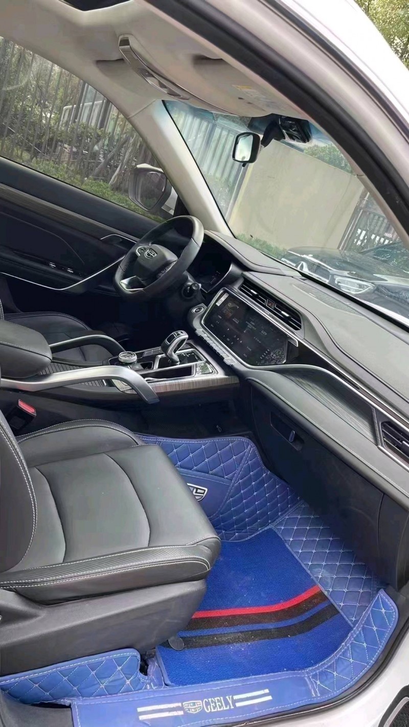 成都20年吉利博越7