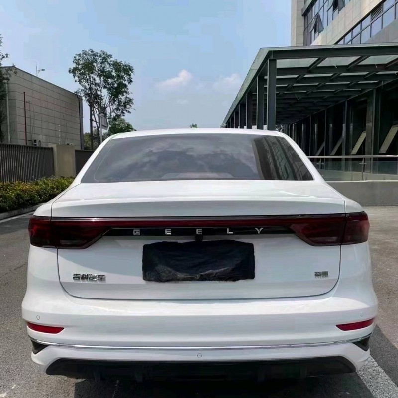 成都22年吉利帝豪4