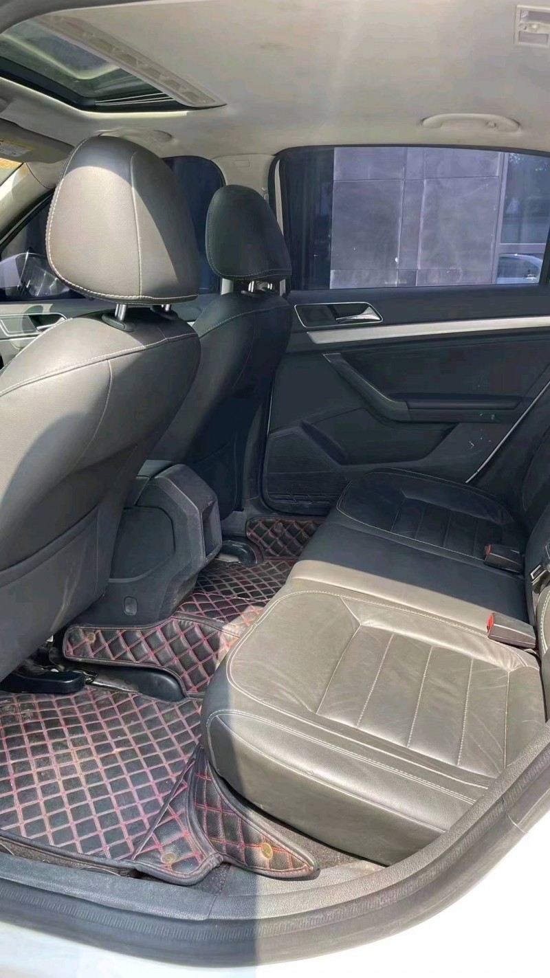 成都18年大众朗逸5