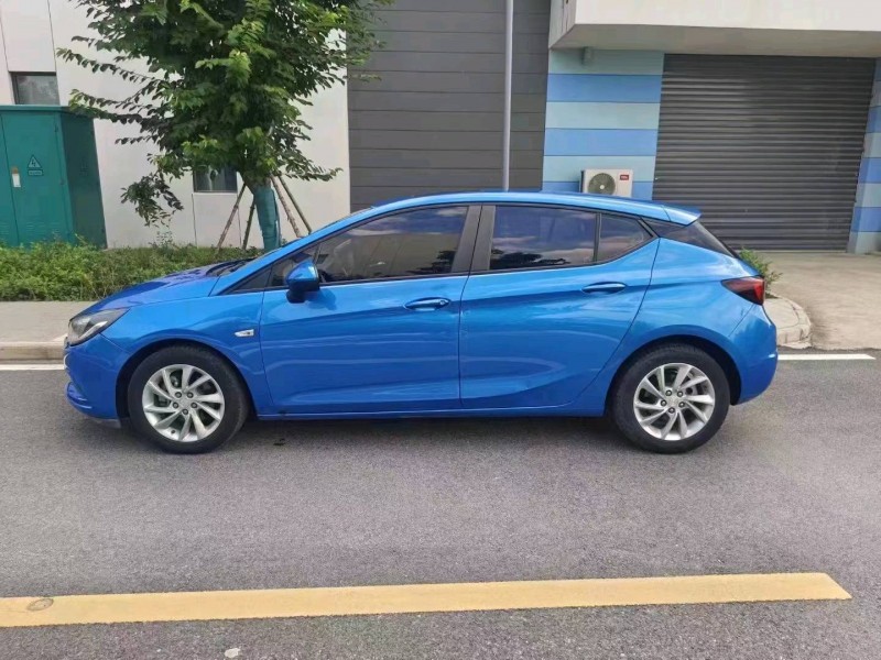 宜昌16年别克威朗2