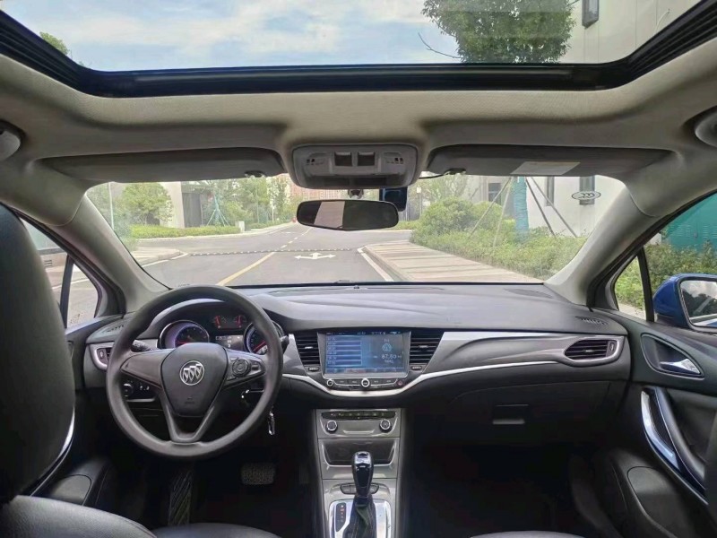 宜昌16年别克威朗7