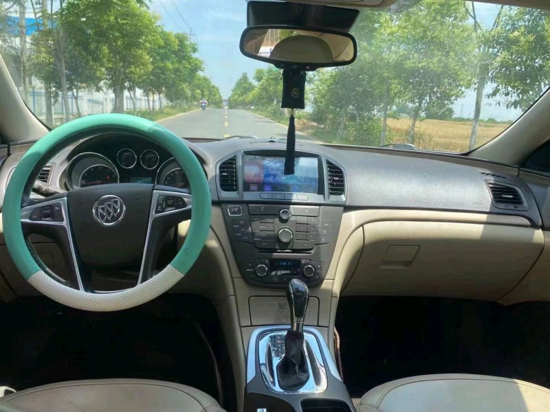 常州12年别克君威8