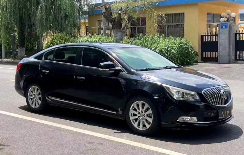 青岛15年别克君越2