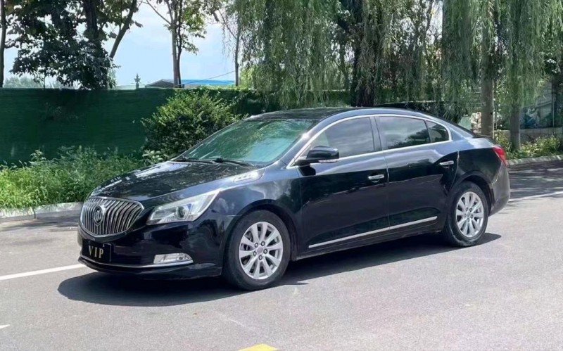 青岛15年别克君越3