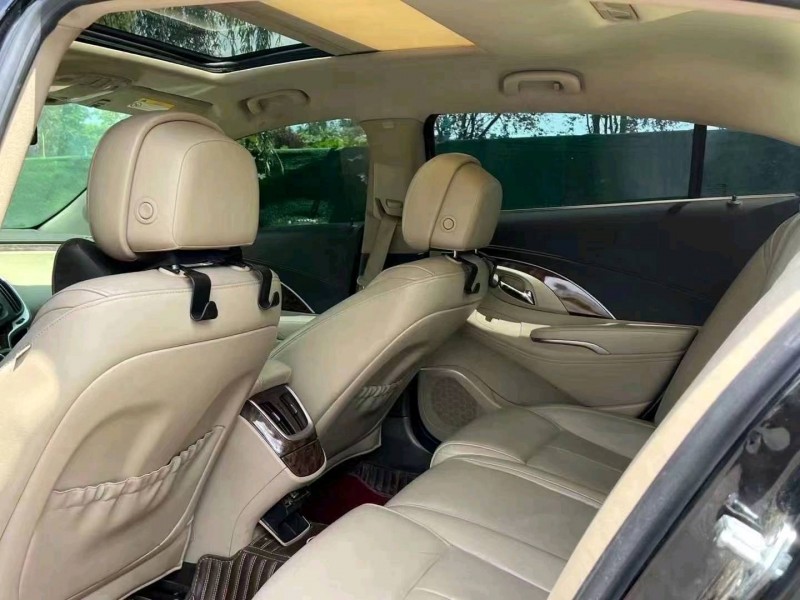 青岛15年别克君越5