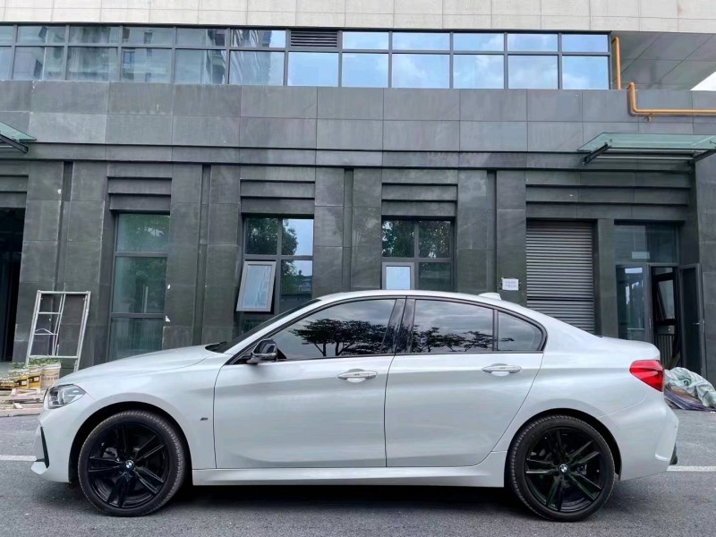 成都21年宝马1系3